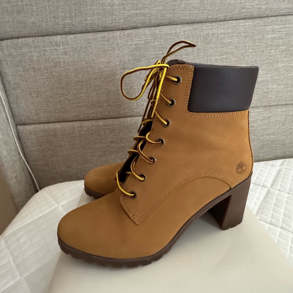 Timberland Women's Tan Leather Boots